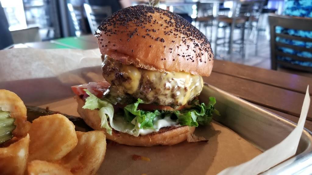 DUKES - Boozes, Brews, & Kitchen | restaurant | 6303 Farm to Market 1960 Road East, Humble, TX 77338, USA | 8326441861 OR +1 832-644-1861