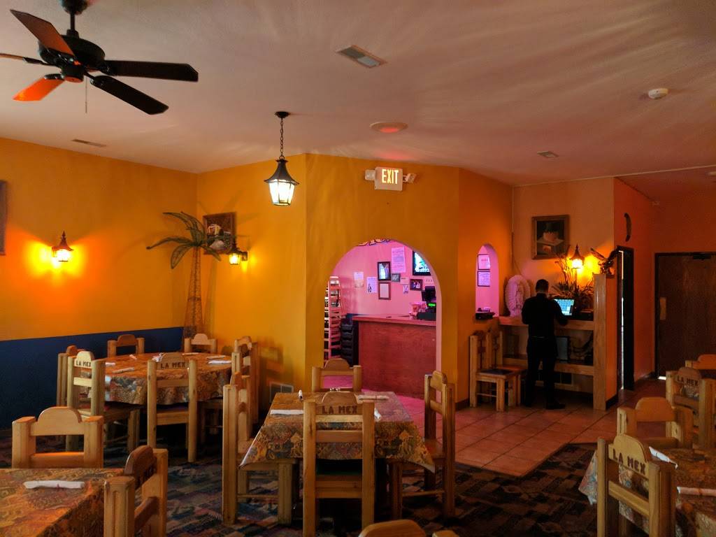 La Mex | restaurant | 930 W Custer Ave, Pontiac, IL 61764, USA | 8158444564 OR +1 815-844-4564