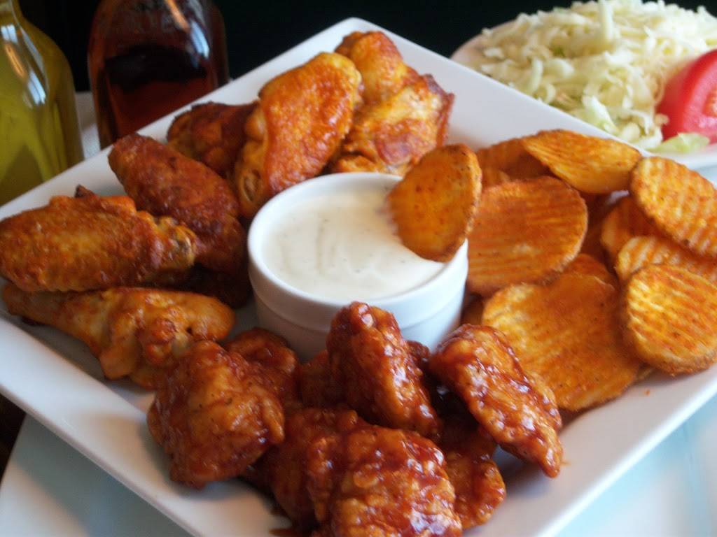 Crenos Pizza | restaurant | 620 N Memorial Dr, Lancaster, OH 43130, USA | 7404228711 OR +1 740-422-8711