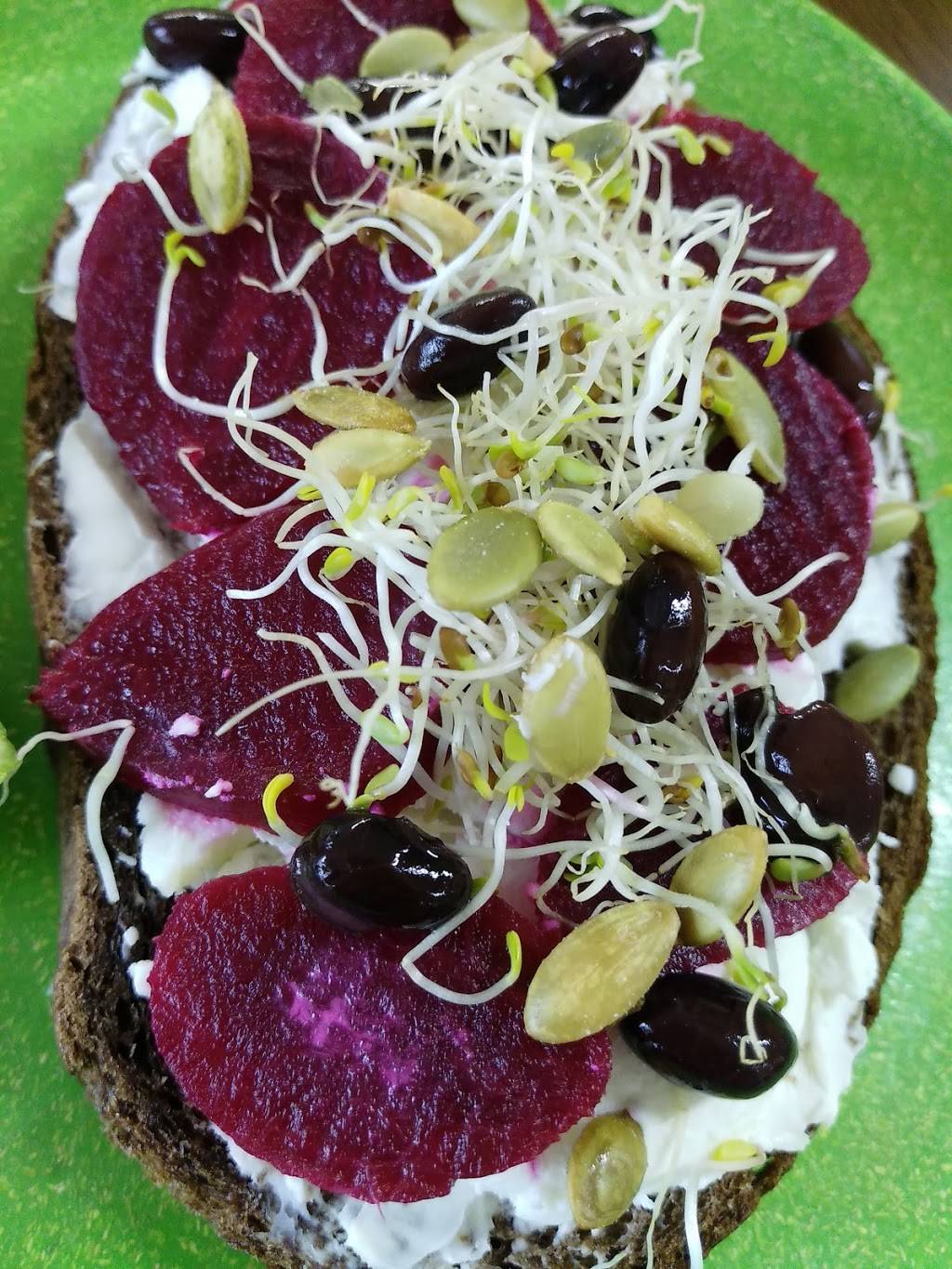 The Green Witch Juice Bar & Cafe | cafe | 2845 Highway Ave, Highland, IN 46322, USA | 2198034444 OR +1 219-803-4444