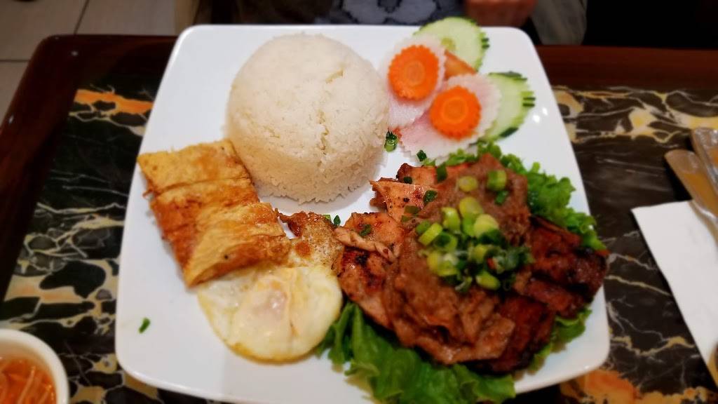 Pho-Nomenal | restaurant | 20447 Exchange St, Ashburn, VA 20147, USA | 5712939519 OR +1 571-293-9519