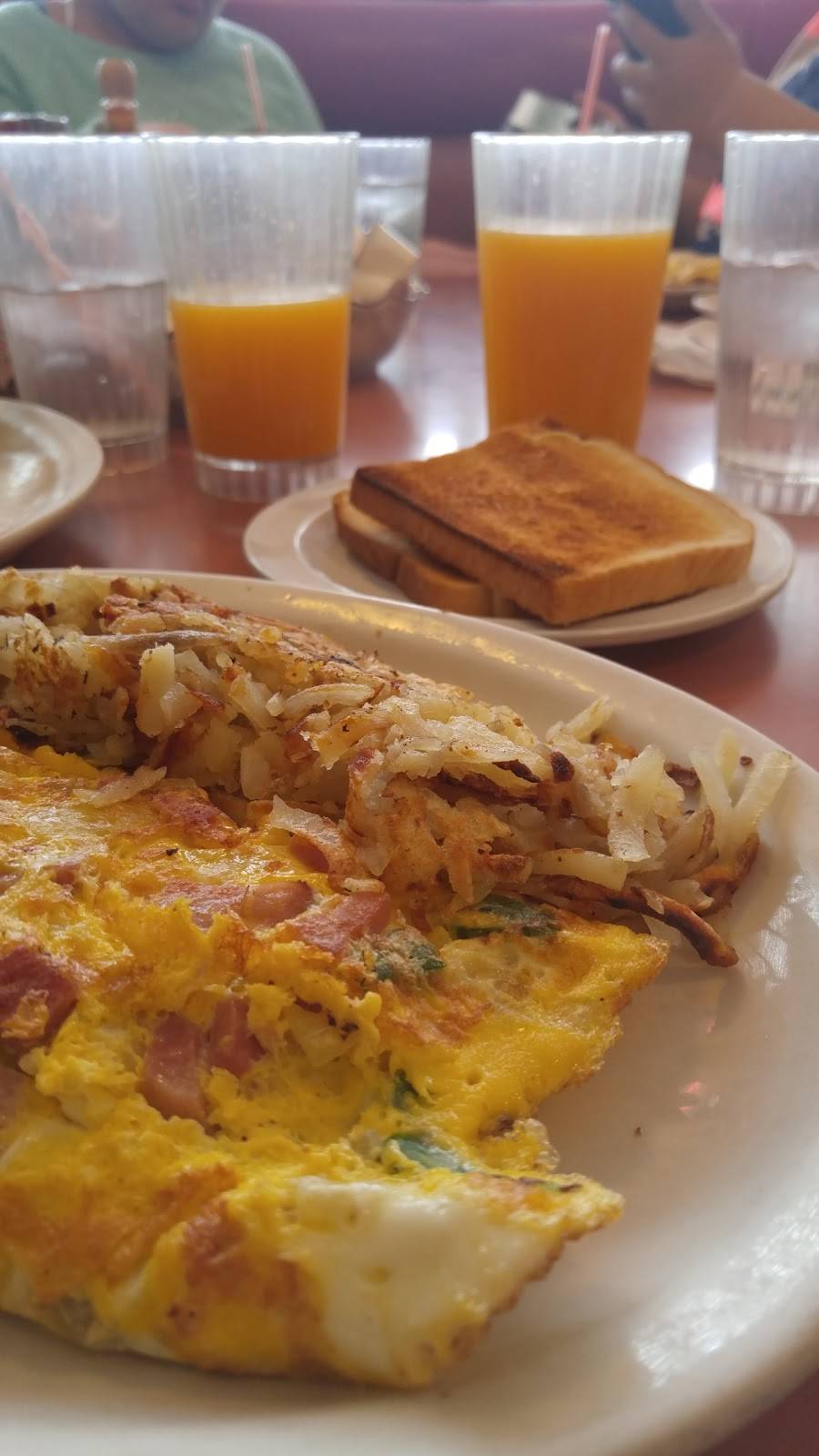 Lucky Grill | restaurant | 4454 N Milwaukee Ave, Chicago, IL 60630, USA | 7732822325 OR +1 773-282-2325