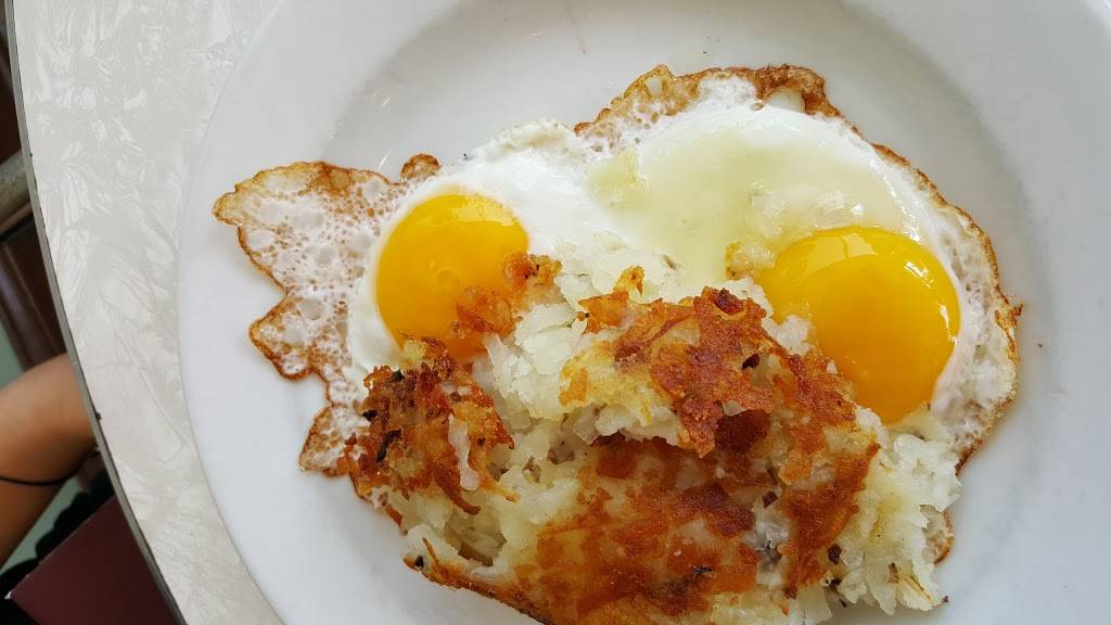 Flurys Cafe | restaurant | 2202 Front St, Cuyahoga Falls, OH 44221, USA | 3309291315 OR +1 330-929-1315