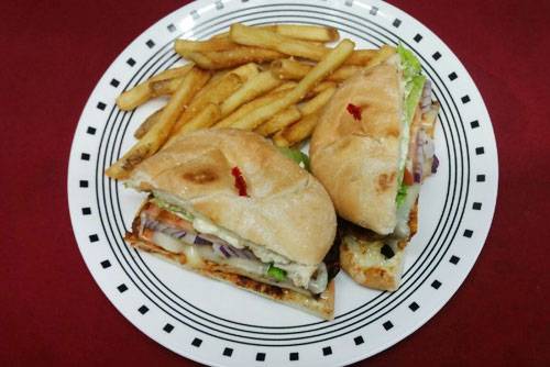 Gratiot Huddle Sports Bar & Grill | restaurant | 31327 Gratiot Ave, Roseville, MI 48066, USA | 5862934500 OR +1 586-293-4500