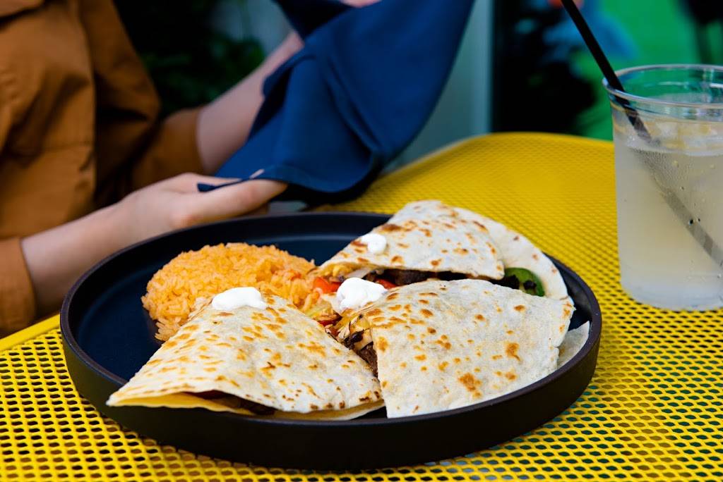 El Jefe Taco Bar | restaurant | 203 Cabot St, Lowell, MA 01854, USA | 9786777599 OR +1 978-677-7599