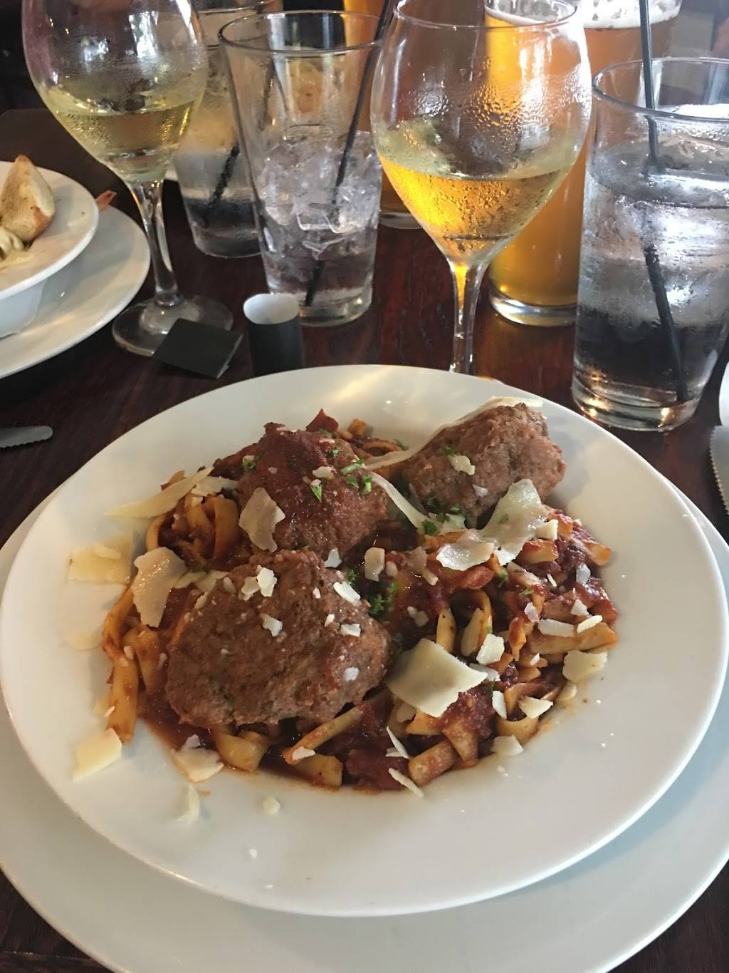 Creekside Grille | restaurant | 3600 E W Ave, Vicksburg, MI 49097, USA | 2696492700 OR +1 269-649-2700