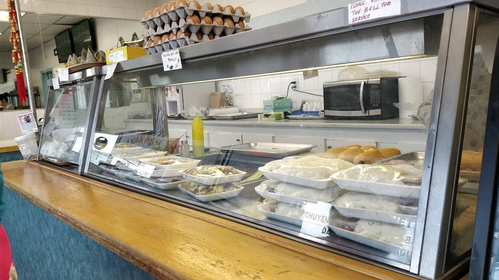 Banh Mi Saigon Bakery | restaurant | 1133 Dundas St E #3, Mississauga, ON L4Y 2C3, Canada | 9056150062 OR +1 905-615-0062