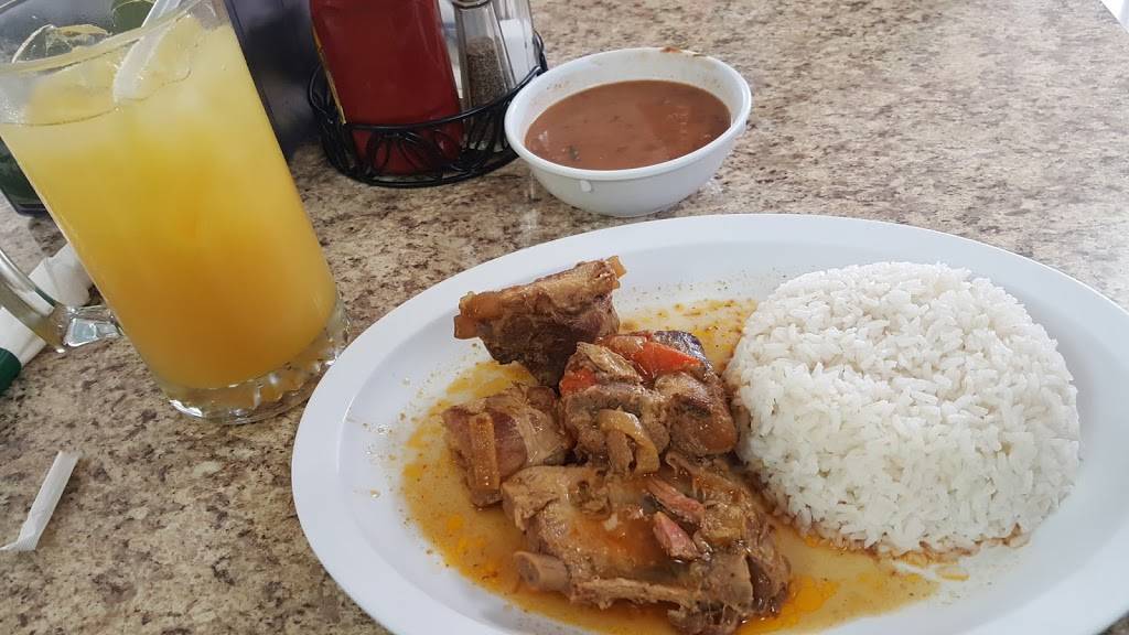 La Gran Parada Food Store | restaurant | 5266 Beach Blvd, Jacksonville, FL 32207, USA | 9043790463 OR +1 904-379-0463