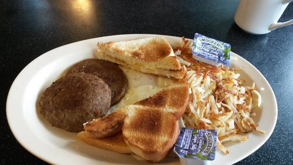 Hilltop Diner | restaurant | WV-20, Cowen, WV 26206, USA | 3042263800 OR +1 304-226-3800