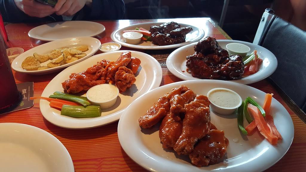Bingas Wingas | restaurant | 907 US-1, Yarmouth, ME 04096, USA | 2078468736 OR +1 207-846-8736