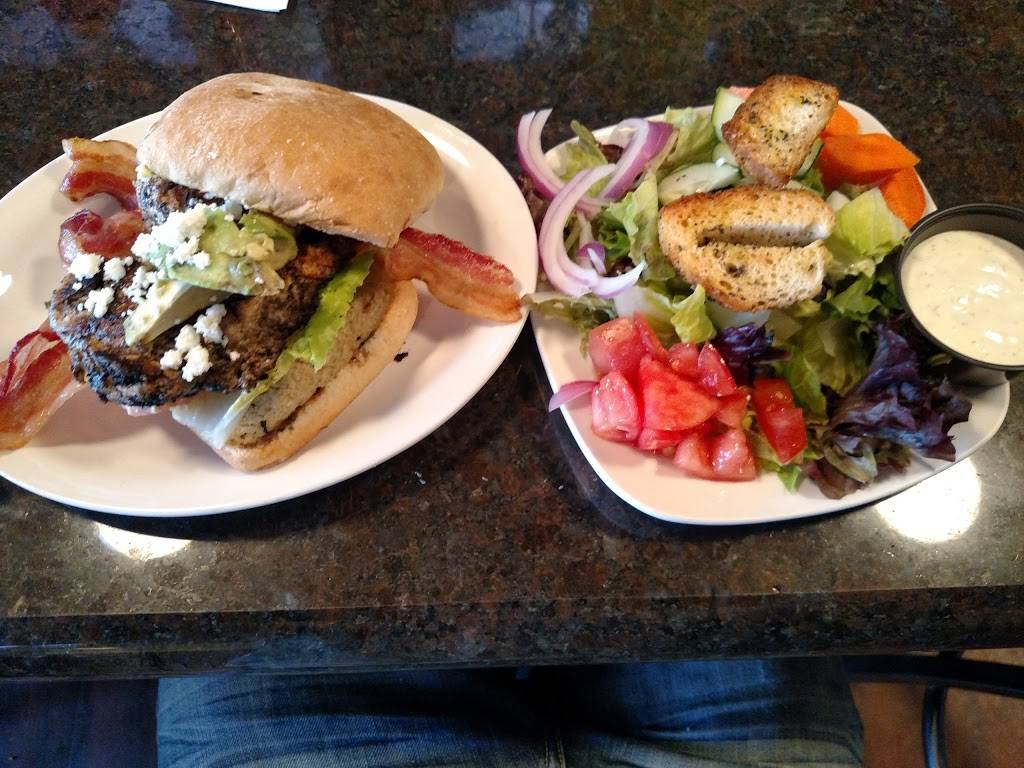 The Docs Inn | restaurant | 985 Avenue of the Cities, Silvis, IL 61282, USA | 3092811008 OR +1 309-281-1008