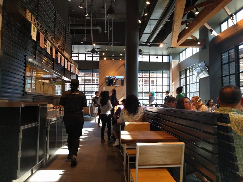 Shake Shack | restaurant | 6201 Hollywood Blvd, Los Angeles, CA 90028, USA | 3235937763 OR +1 323-593-7763