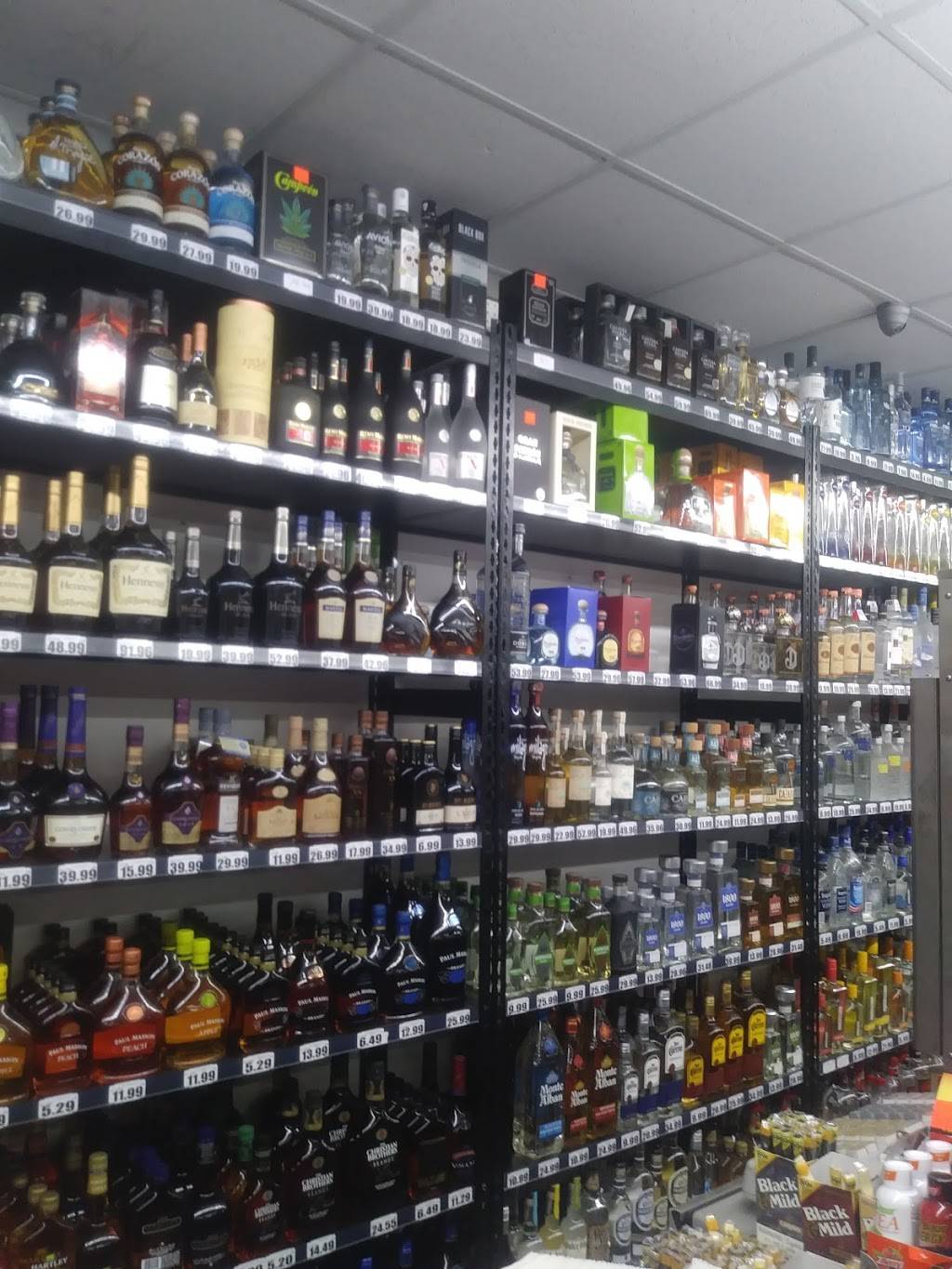 Mr Cs Deli & Pizza | restaurant | 35990 S Gratiot Ave, Clinton Twp, MI 48035, USA | 5867926270 OR +1 586-792-6270