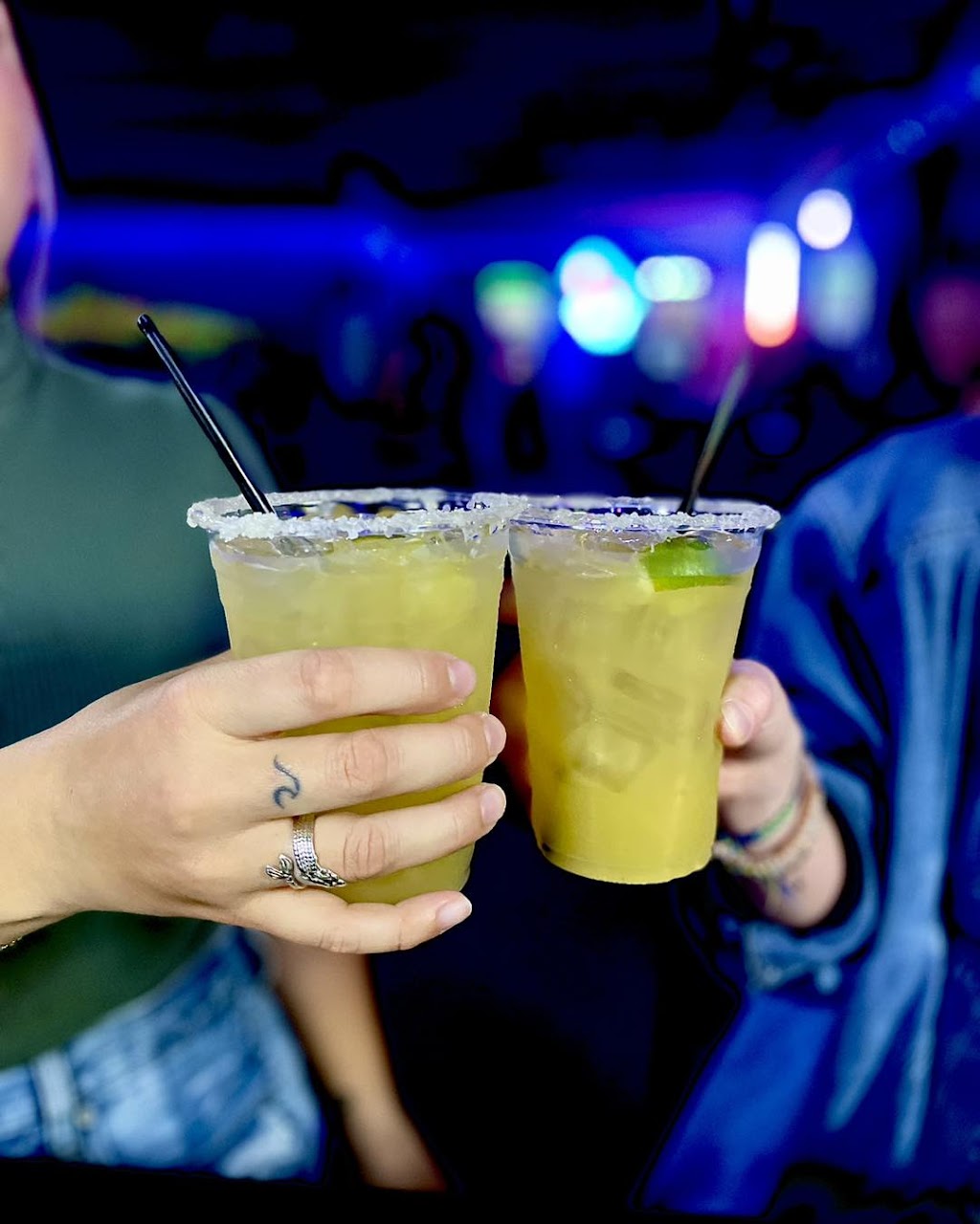 Neons Beach Shack | restaurant | 8501 Thomas Dr, Panama City Beach, FL 32408, USA | 8505887620 OR +1 850-588-7620