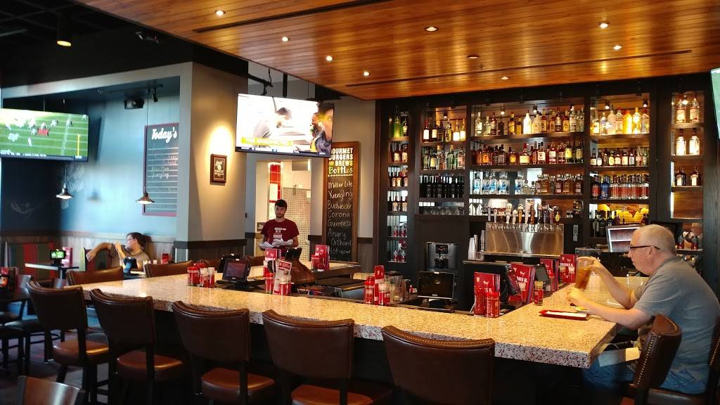 Red Robin Gourmet Burgers and Brews | restaurant | 6871 S Semoran Blvd, Orlando, FL 32822, USA | 3212343169 OR +1 321-234-3169