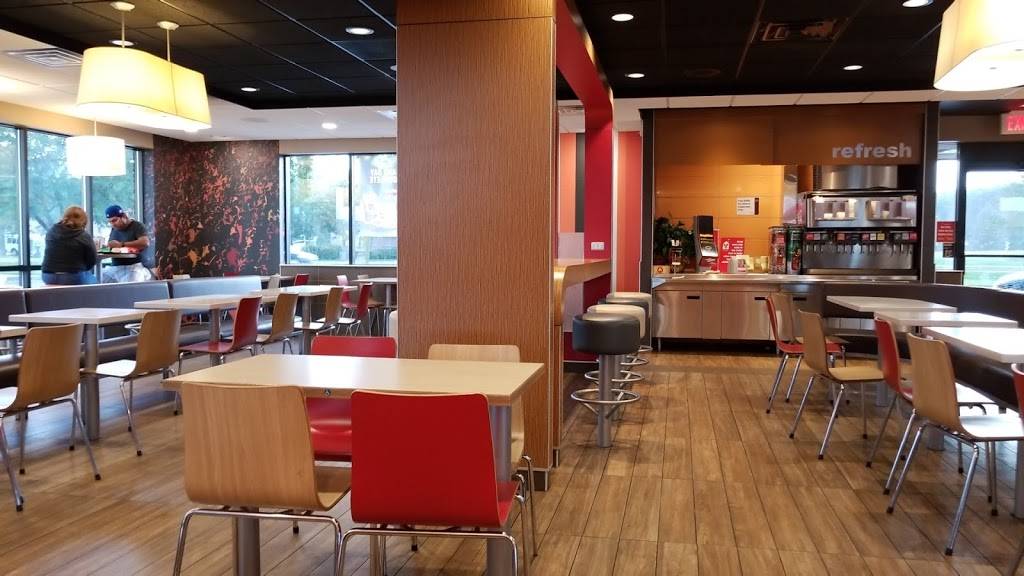 McDonalds | cafe | 2340 E Mason St, Green Bay, WI 54302, USA | 9204687575 OR +1 920-468-7575