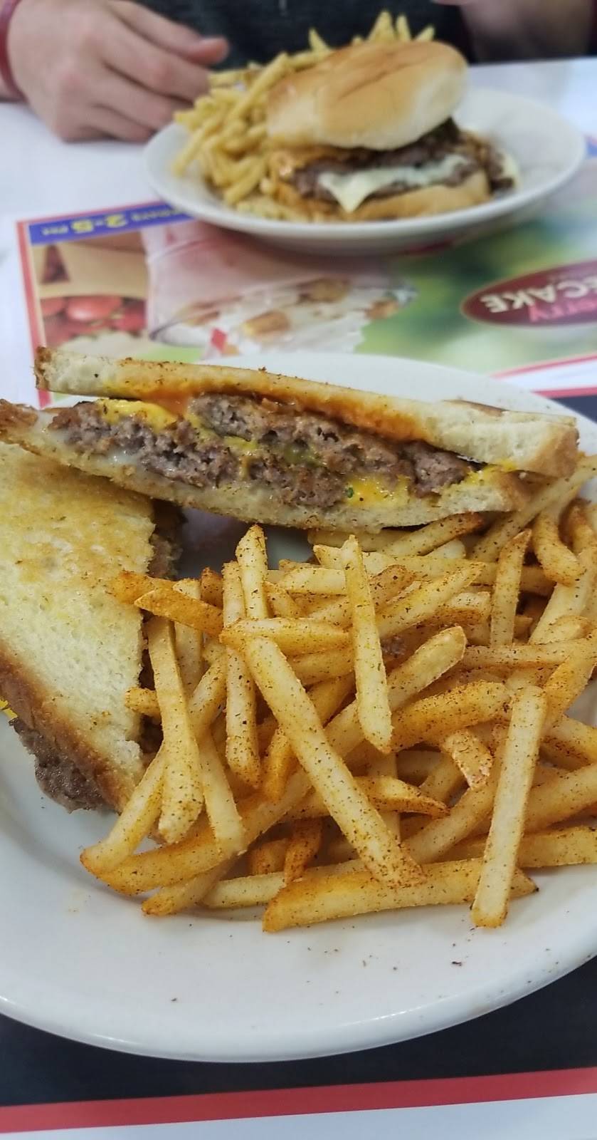 Steak n Shake | restaurant | 2840 E Millbrook Rd, Raleigh, NC 27604, USA | 9198726669 OR +1 919-872-6669