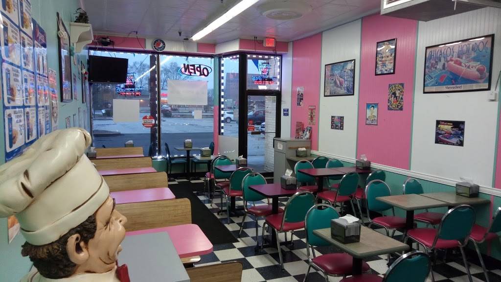 Dundee Hot Dogs and More | restaurant | 849 W Dundee Rd, Wheeling, IL 60090, USA | 8477771911 OR +1 847-777-1911