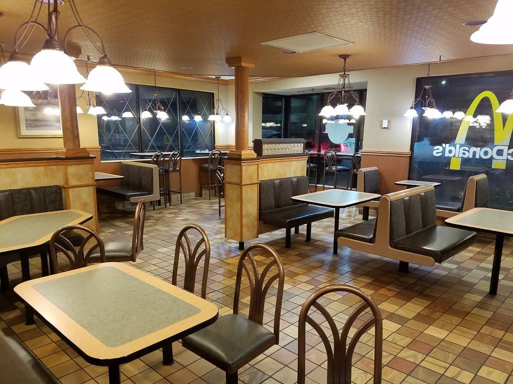 McDonalds | cafe | 9240 Bloomington Ferry Rd, Bloomington, MN 55438, USA | 9529448388 OR +1 952-944-8388