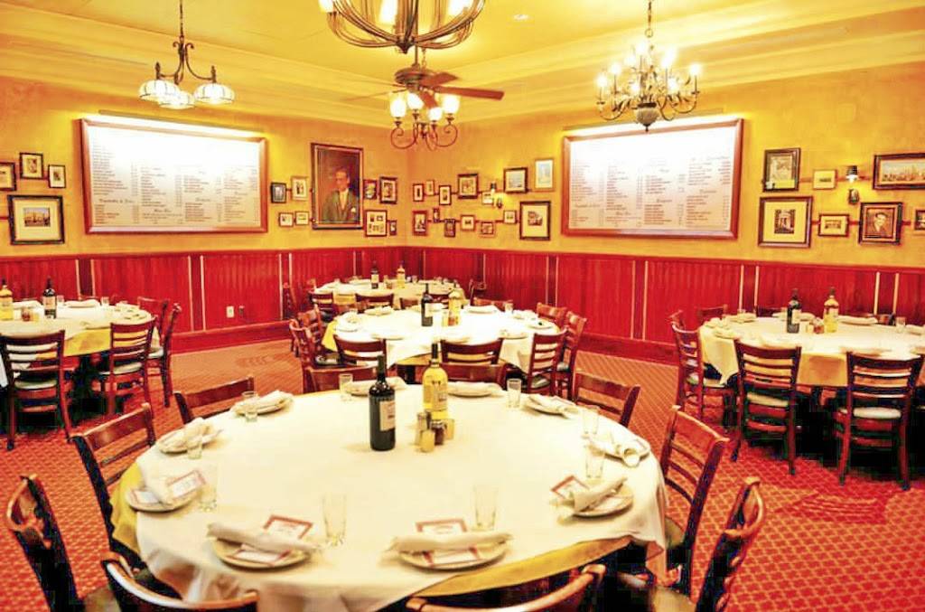Maggianos Little Italy | restaurant | 3106 West End Ave, Nashville, TN 37203, USA | 6155140270 OR +1 615-514-0270