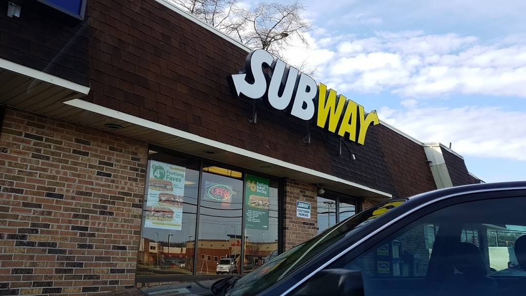 Subway Restaurants | restaurant | Abele Plaza, 2002 Mt Holly Rd Unit 2, Burlington, NJ 08016, USA | 6093860711 OR +1 609-386-0711