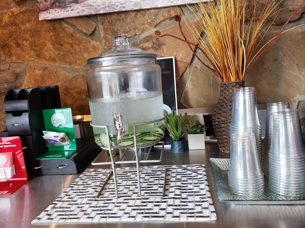 Vincent Cafe’s Phở House | restaurant | 815 Merchant Dr, Knoxville, TN 37912, USA | 8656885815 OR +1 865-688-5815