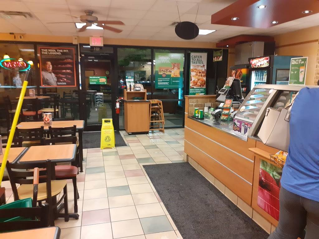 Subway | restaurant | 6110 NW 86th St, Johnston, IA 50131, USA | 5152781220 OR +1 515-278-1220
