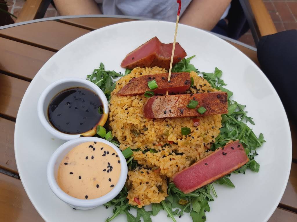 Harrys Seafood, Bar & Grille | restaurant | 46 Avenida Menendez, St. Augustine, FL 32084, USA | 9048247765 OR +1 904-824-7765