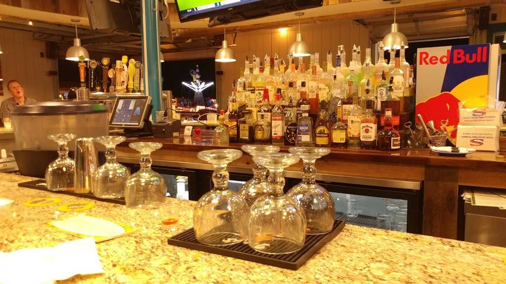 Captn Jacks Island Grill | restaurant | 2705 Boardwalk, Wildwood, NJ 08260, USA | 6095231700 OR +1 609-523-1700
