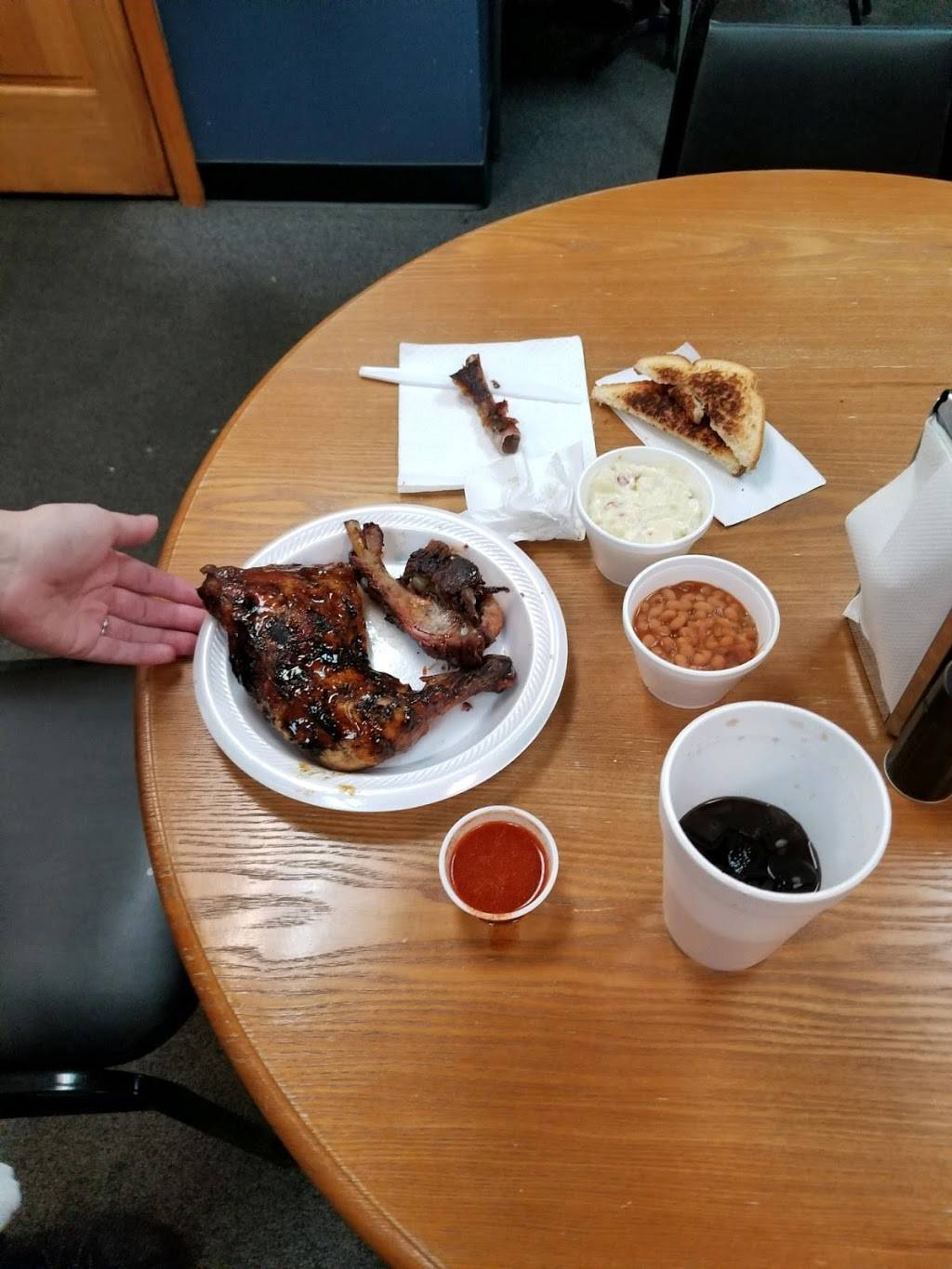 Beaugards Southern Bar "B" Que | restaurant | 975 S South St, Wilmington, OH 45177, USA | 9376558100 OR +1 937-655-8100