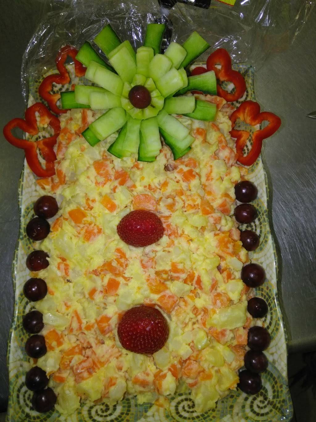 De la Cruz Vargas Restaurant | restaurant | 82 Redwood Ave, Paterson, NJ 07502, USA | 9737826418 OR +1 973-782-6418