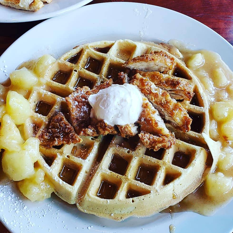 Cove Tavern | restaurant | 711 Lakefront Commons, Newport News, VA 23606, USA | 7575961830 OR +1 757-596-1830