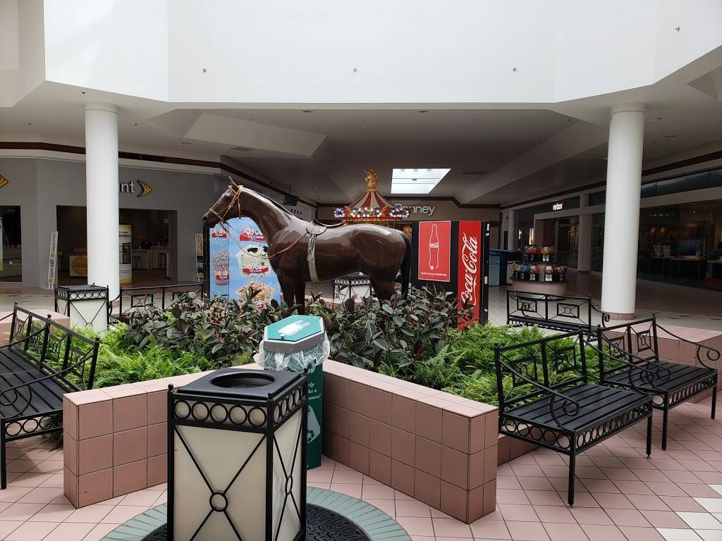 Wilton Mall | shopping mall | 3065 NY-50, Saratoga Springs, NY 12866, USA | 5185832138 OR +1 518-583-2138