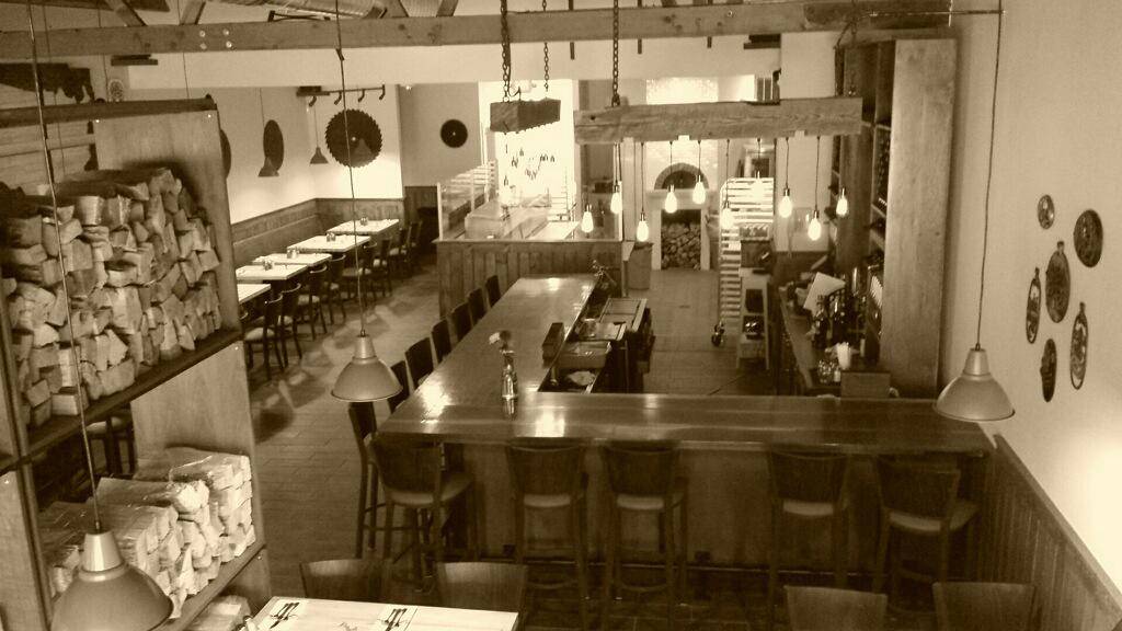 Pizzeria DeVille | restaurant | 404 N Milwaukee Ave, Libertyville, IL 60048, USA | 8473674992 OR +1 847-367-4992