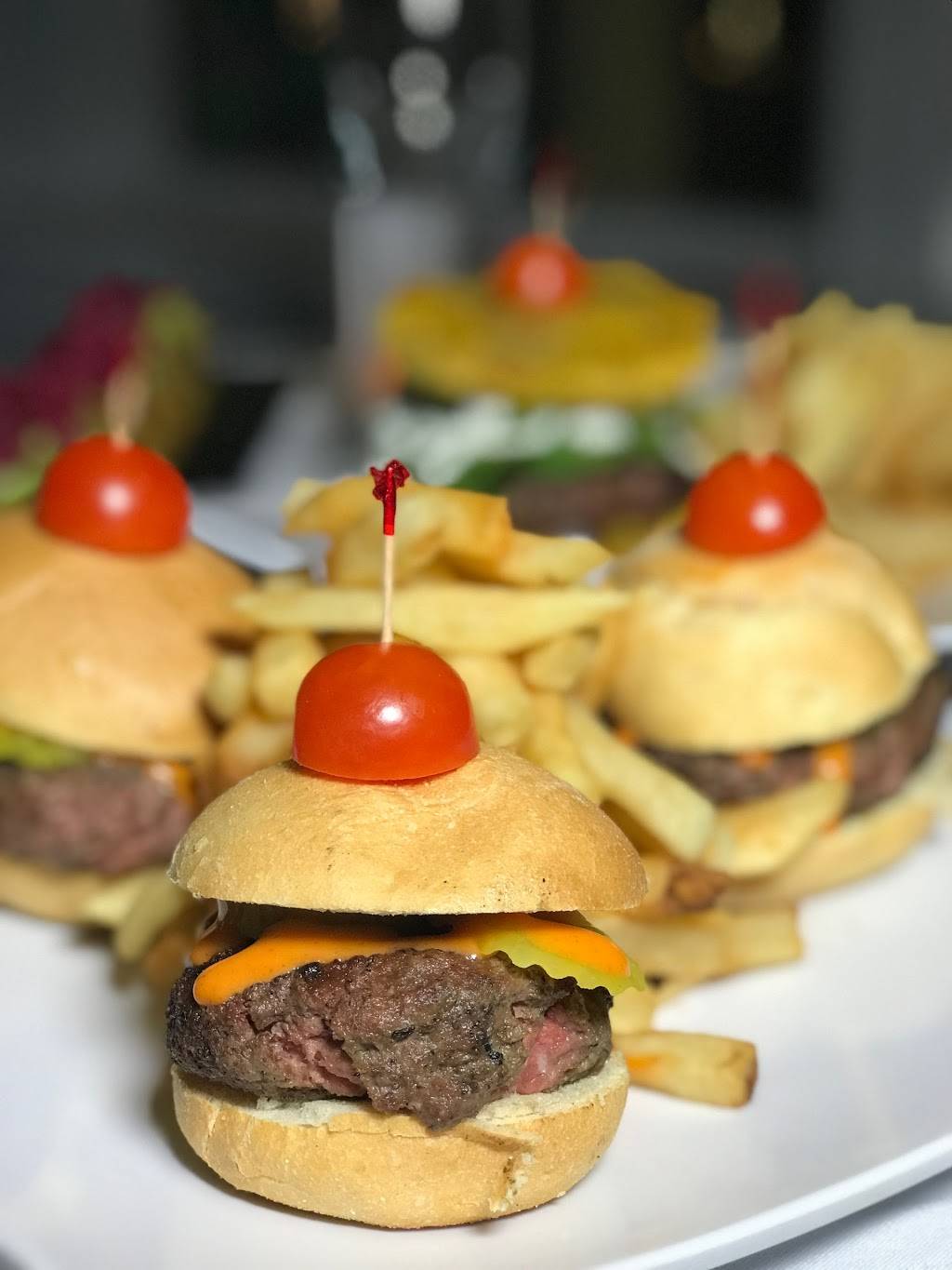 Dia & Noche | restaurant | 640 McLean Ave, Yonkers, NY 10705, USA | 9144762786 OR +1 914-476-2786