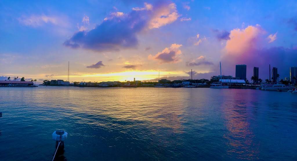 Blue Water Shrimp & Seafood Market | restaurant | 1011 HI-92, Honolulu, HI 96813, USA | 8085325955 OR +1 808-532-5955