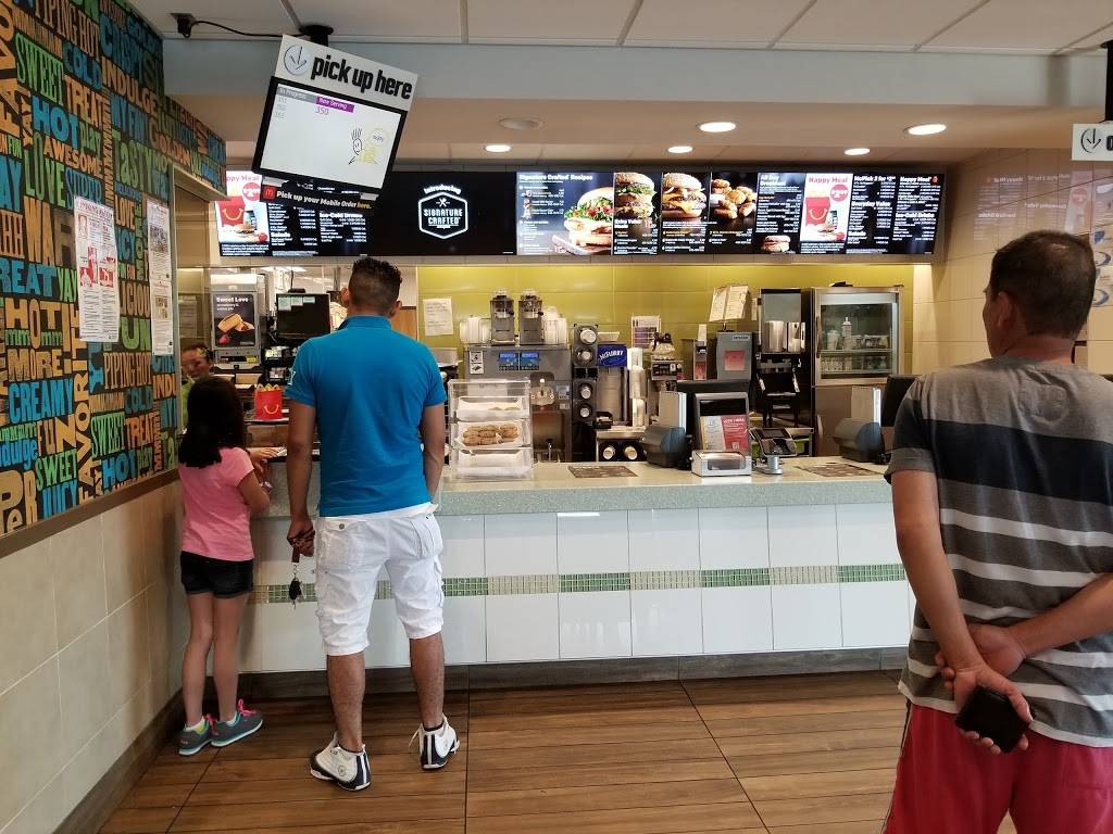 McDonalds | cafe | 18273 Flower Hill Way, Gaithersburg, MD 20879, USA | 3017401813 OR +1 301-740-1813