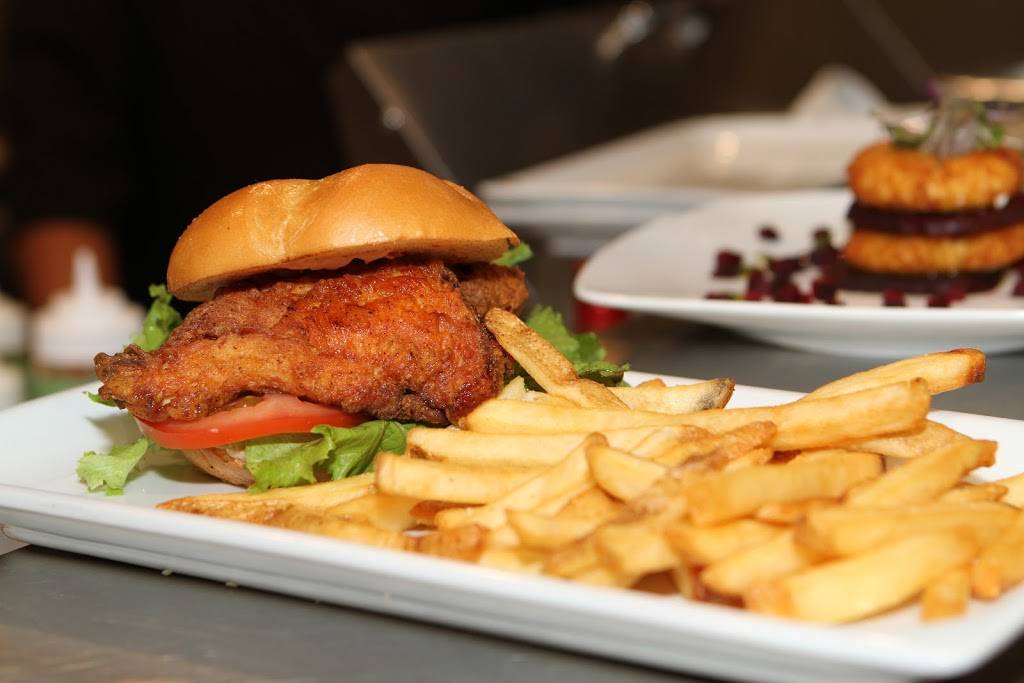 SideTrack Bar + Grill | restaurant | 30 W Angela St, Pleasanton, CA 94566, USA | 9253996789 OR +1 925-399-6789