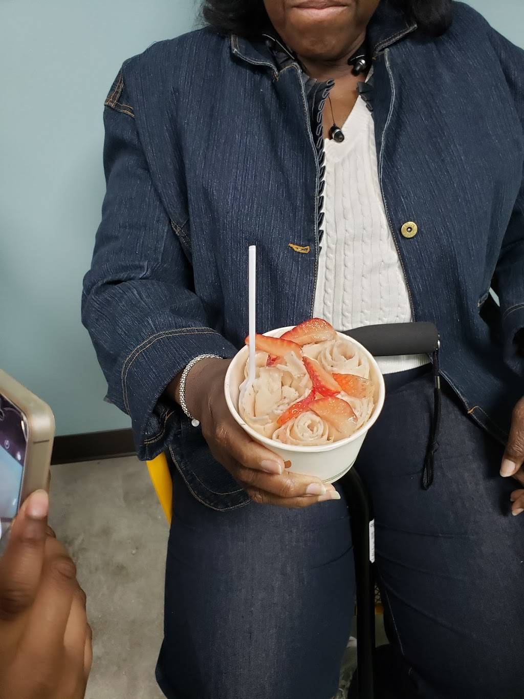 Sweet Tooth Rolled Ice Cream | restaurant | 1483 Gadsden Hwy, Birmingham, AL 35235, USA | 2055371130 OR +1 205-537-1130