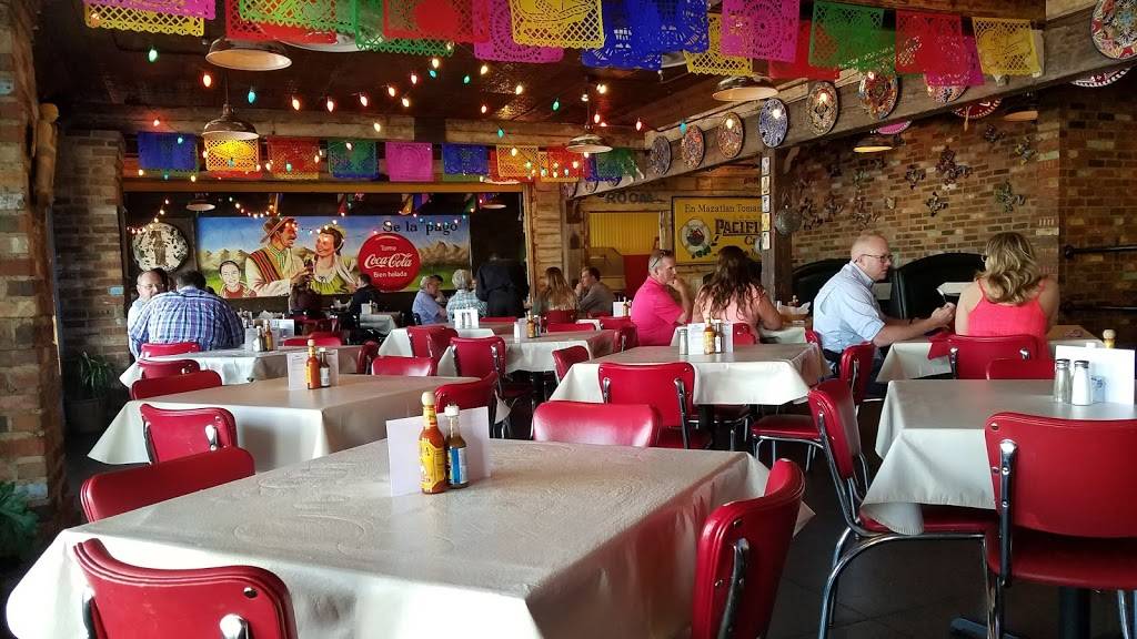 Phil Sandovals | restaurant | 6125 University Dr E-18, Huntsville, AL 35806, USA | 2564895711 OR +1 256-489-5711