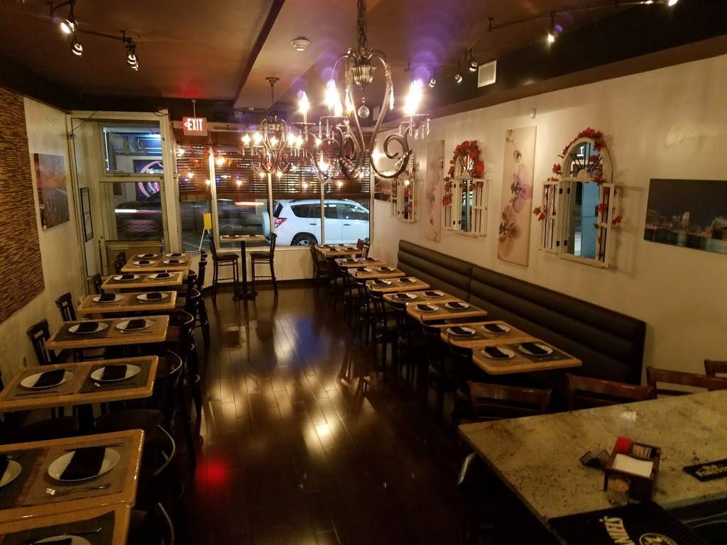 Vinoco East Global Fusion Tapas Restaurant | restaurant | 223 Main St, Farmingdale, NY 11735, USA | 5169278070 OR +1 516-927-8070