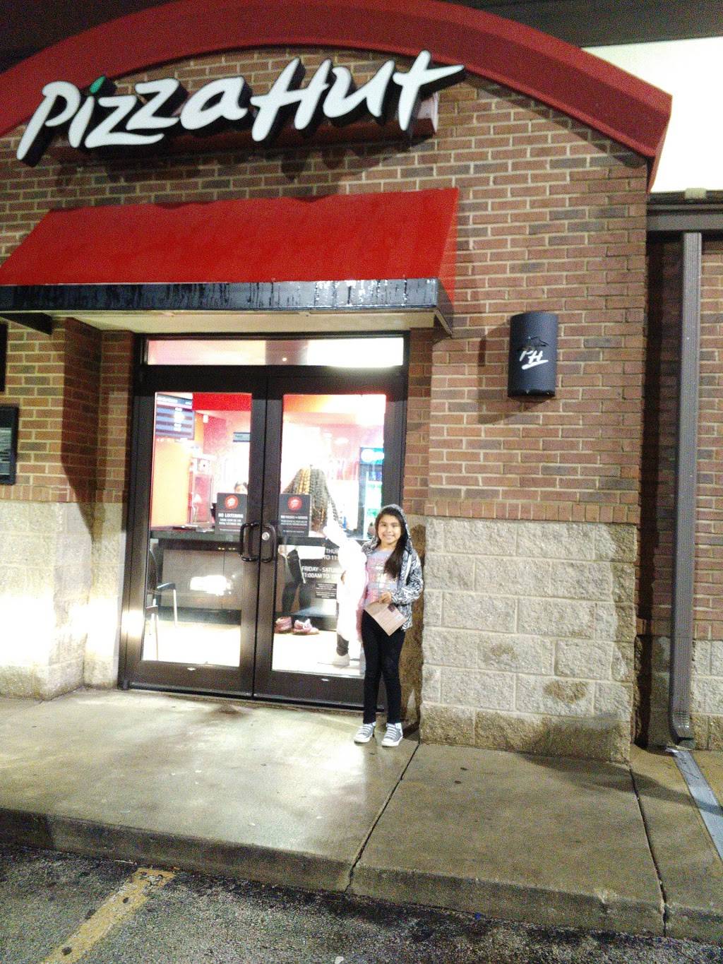 Pizza Hut | restaurant | 2042 W 47th St, Chicago, IL 60609, USA | 7733764700 OR +1 773-376-4700