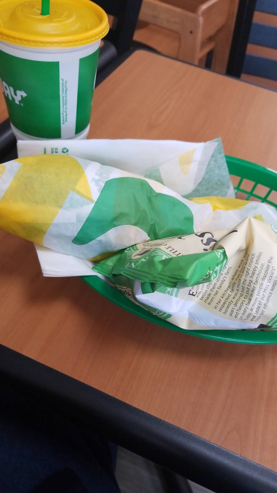 Subway Restaurants | restaurant | 452 E Lincoln Hwy, DeKalb, IL 60115, USA | 8159818989 OR +1 815-981-8989