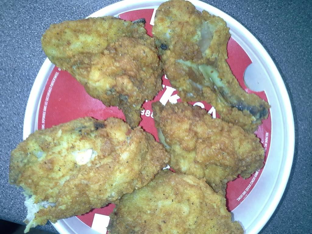 KFC | meal delivery | 670 Dundas St, Woodstock, ON N4S 1E6, Canada | 5195399801 OR +1 519-539-9801