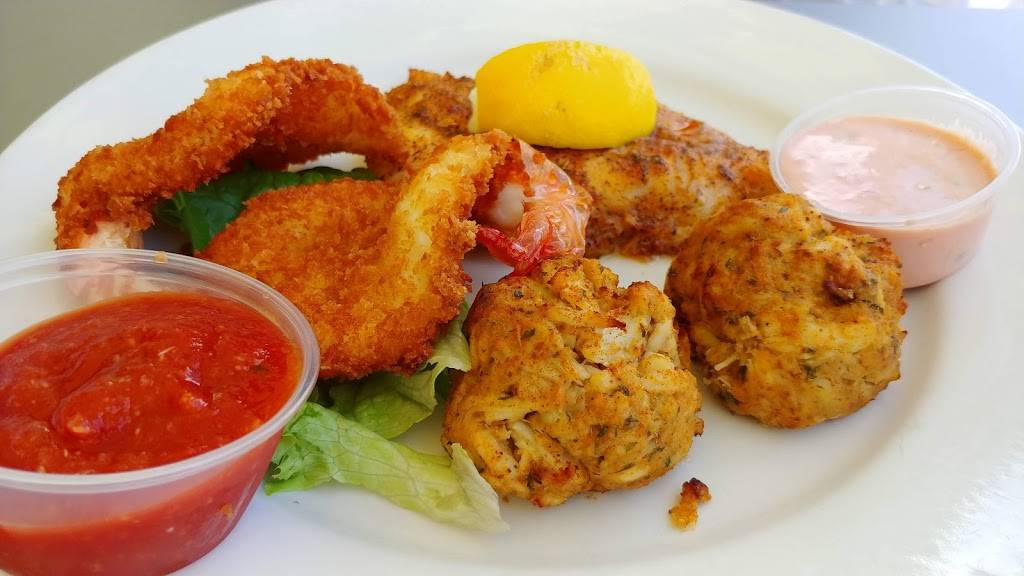 Brass Monkey | restaurant | 709 Gulf Way #200, St Pete Beach, FL 33706, USA | 7273677620 OR +1 727-367-7620