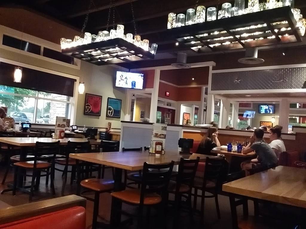 Chilis Grill & Bar | meal takeaway | 16420 FL-54, Odessa, FL 33556, USA | 8137925010 OR +1 813-792-5010