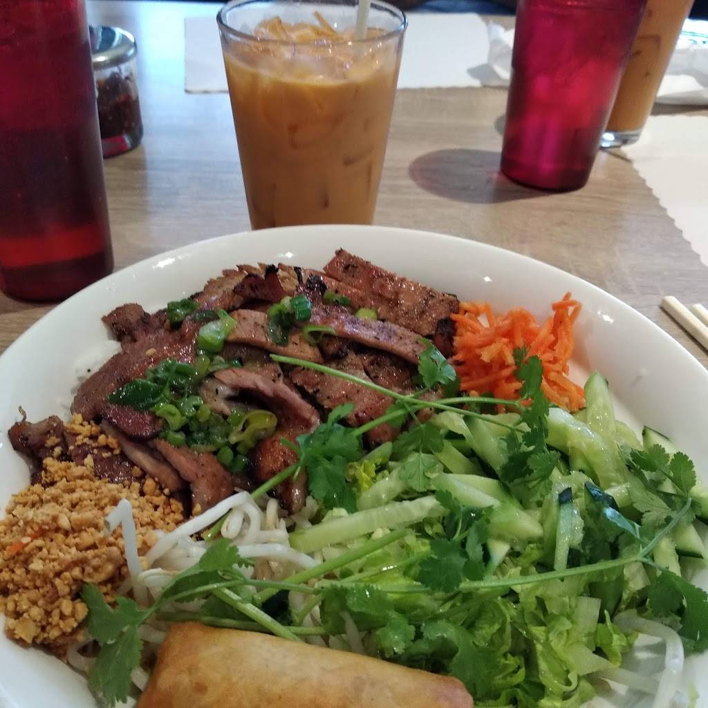 Pho Tam | restaurant | 25004 Blue Ravine Rd, Folsom, CA 95630, USA | 9165427913 OR +1 916-542-7913