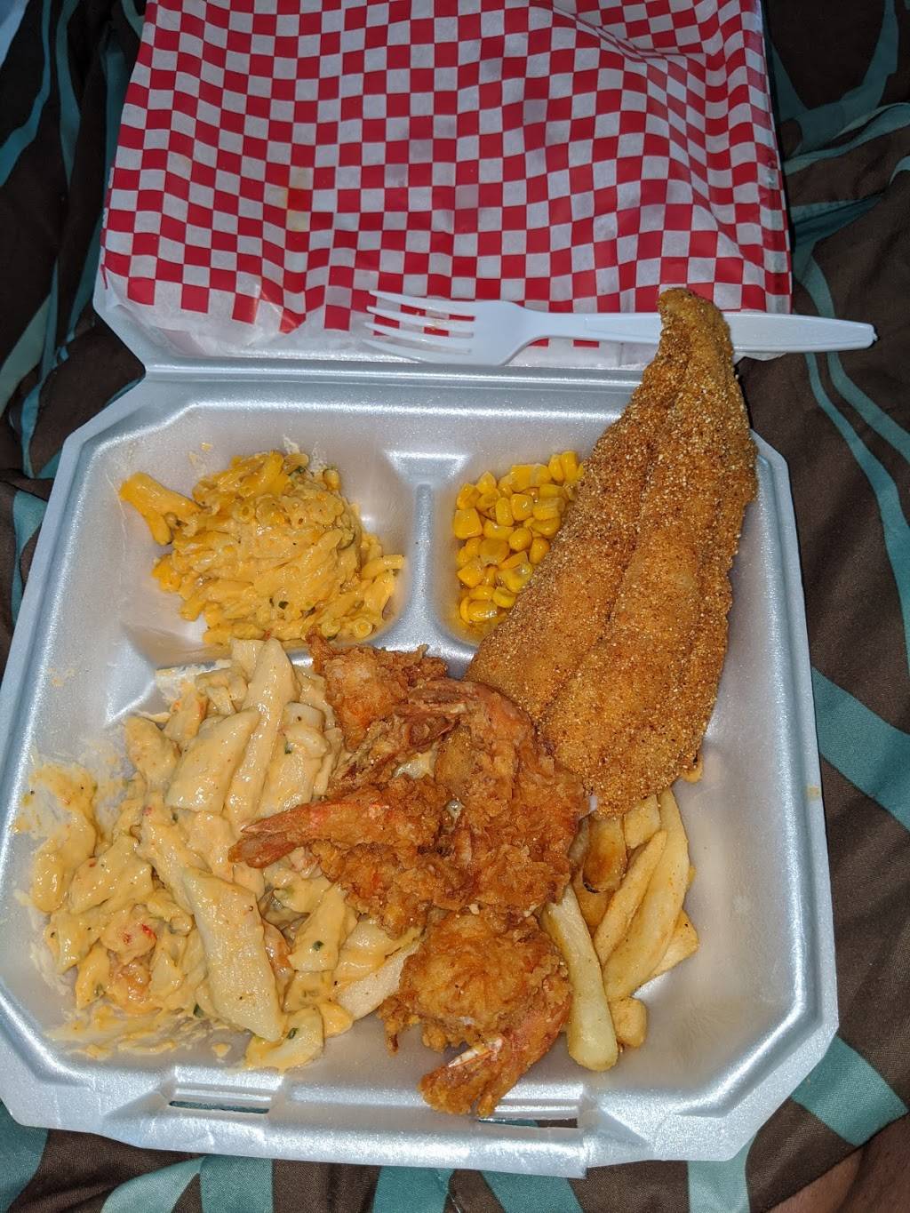 Creole Lunch Box | restaurant | 238 Rees St, Breaux Bridge, LA 70517, USA | 3373325855 OR +1 337-332-5855