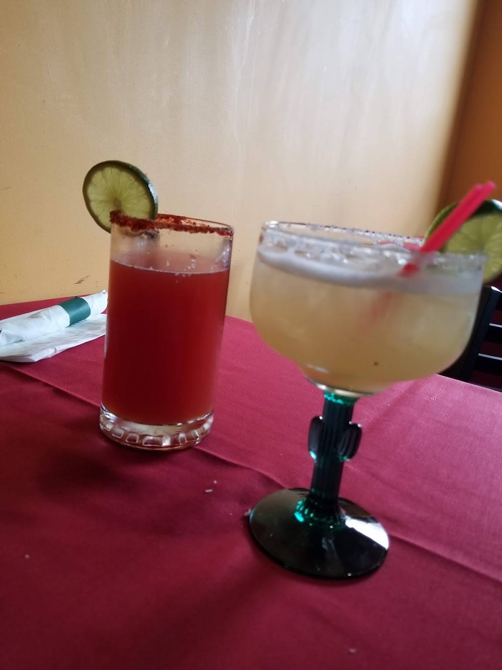 Los Agaves Restaurant | restaurant | 950 Broadway, Chelsea, MA 02150, USA | 6174660818 OR +1 617-466-0818