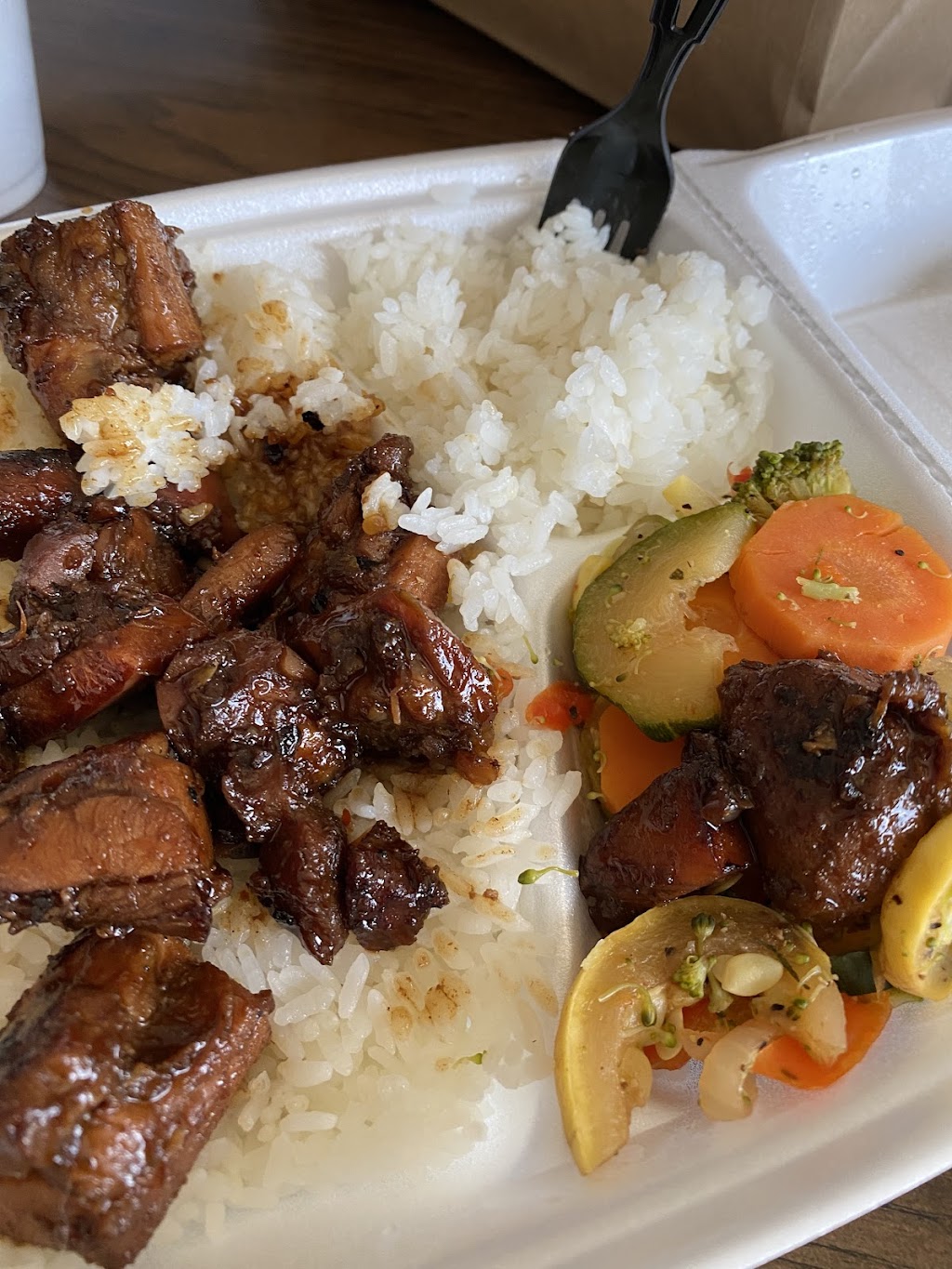 Hawaiian Bros Island Grill | restaurant | 2386 Troy Rd, Edwardsville, IL 62025, USA | 6186882996 OR +1 618-688-2996